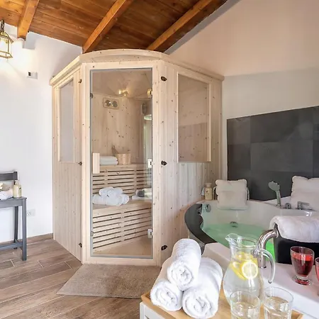 Flamingo Luxury With Exclusive Pool, Gym And *