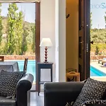 Flamingo Luxury With Exclusive Pool, Gym And *