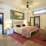 Flamingo Luxury With Exclusive Pool, Gym And
