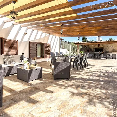 Flamingo Luxury With Exclusive Pool, Gym And