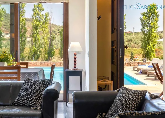 Flamingo Luxury With Exclusive Pool, Gym And *