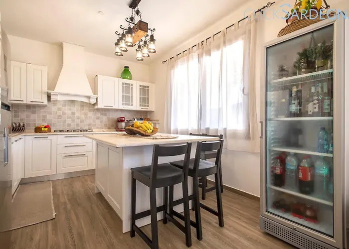 Flamingo Luxury With Exclusive Pool, Gym And